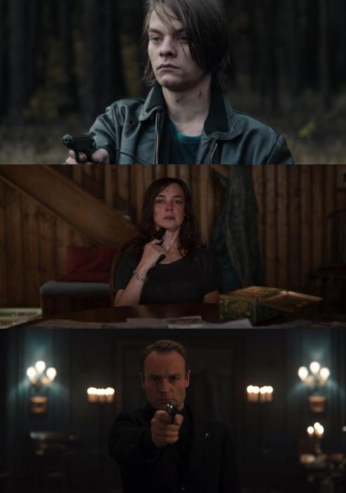 Escenas de la serie Dark con Noah, Hannah y Aleksander sosteniendo el arma