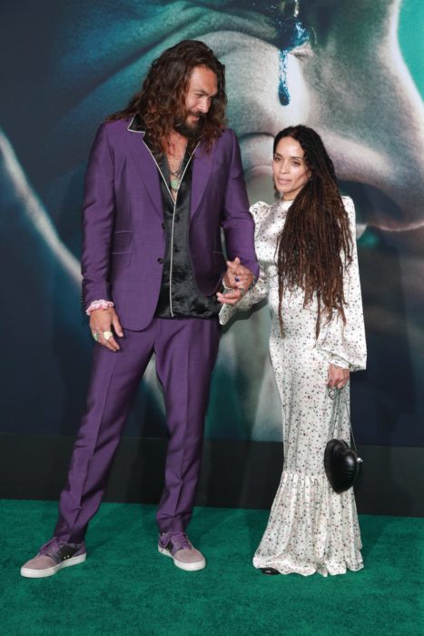 Lisa Bonet y Jason Momoa abrazados en una fotografía