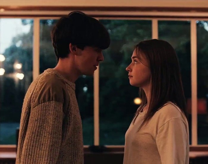 Jessica Barden y Alex Lawther en la serie de the end of the fucking world en netflix
