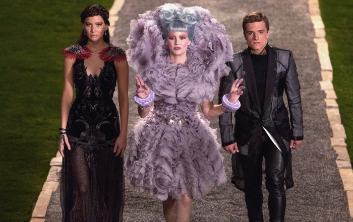 elizabeth banks como effie trinket en the hunger games