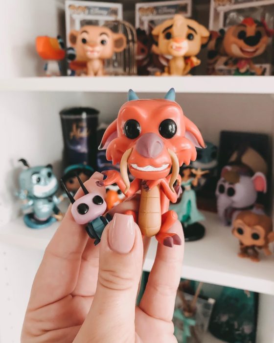 Figurita en forma de Mushu
