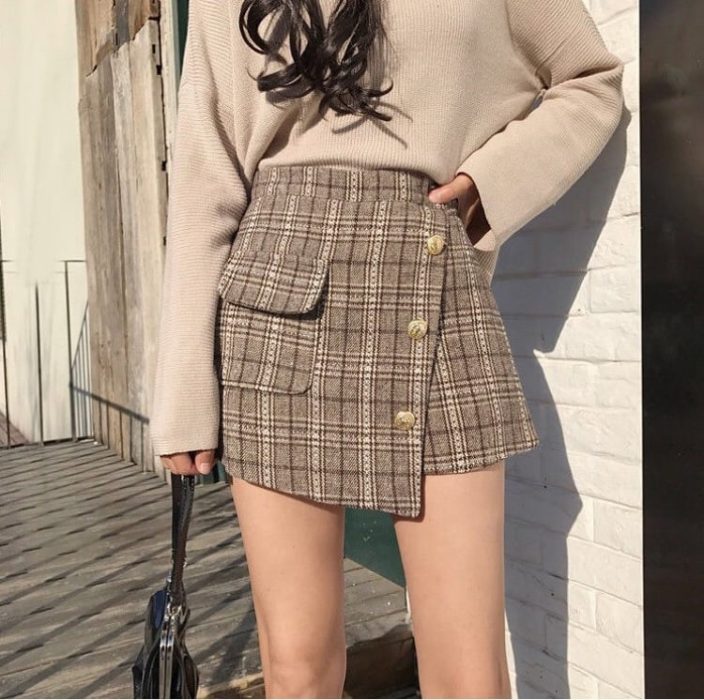 skort de tweed con suéter