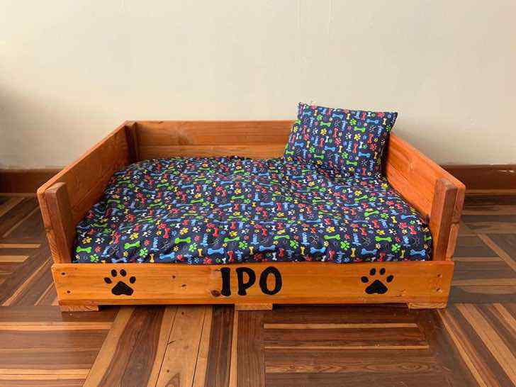 Camitas para perros hechas con palets y esponja