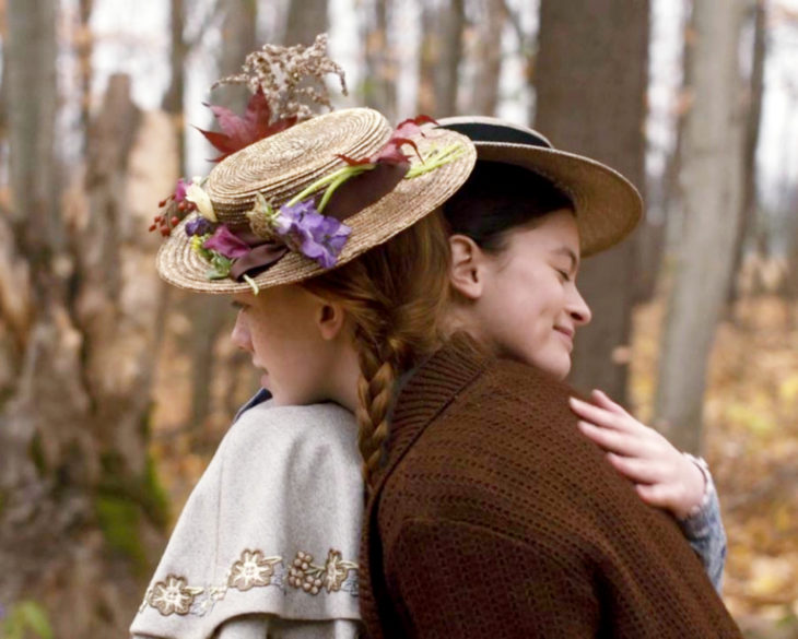 Anne With an E; Anne Shirley Cuthbert, Diana Barry, Amybeth McNulty, Dalila Bela