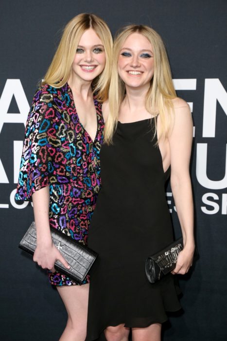 Elle Fanning, Dakota Fanning en una alfombra roja