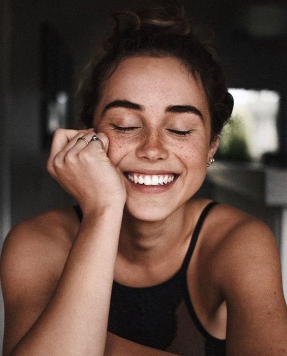 Chica sonriendo