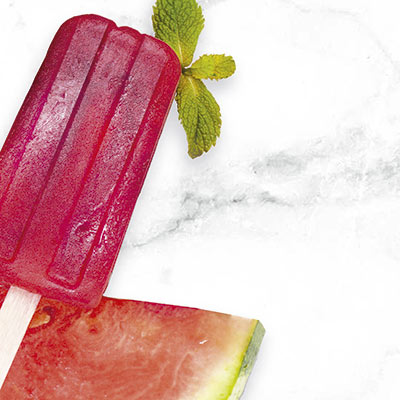 Paleta de hielo de sandía con alcohol