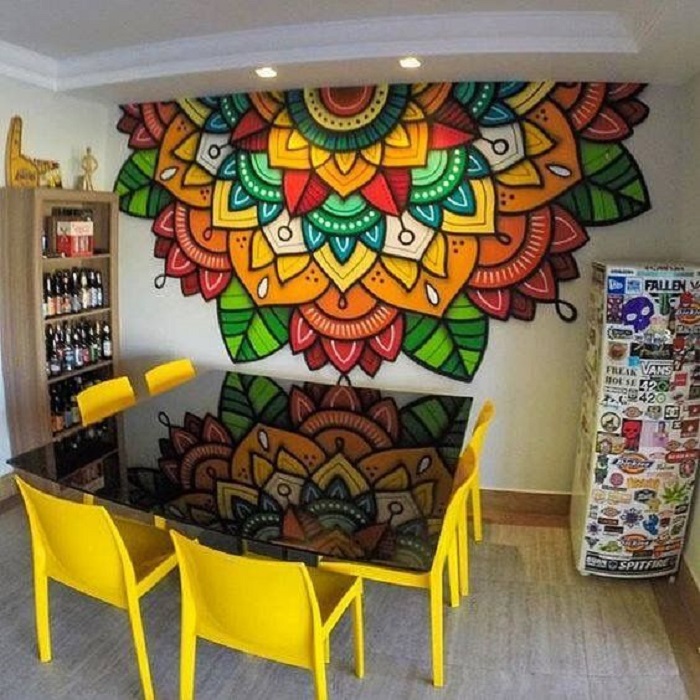 Mandala que desciende desde el techo
