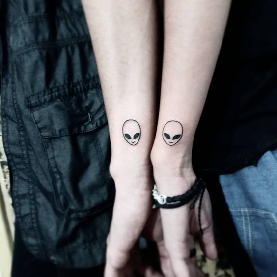 Tatuajes para parejas ovnis