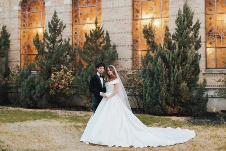 Debby Ryan y Josh Dun en su primera foto como esposos