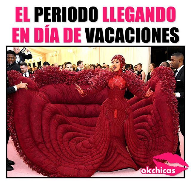Meme de Cardi B llegando al Met Gala con un vestido rojo