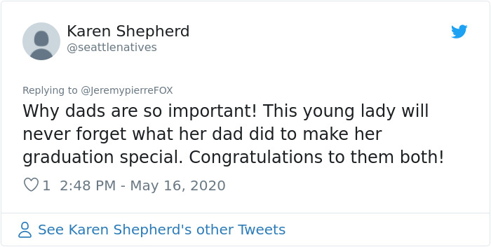 Papá prepara ceremonia de graduación en casa para su hija