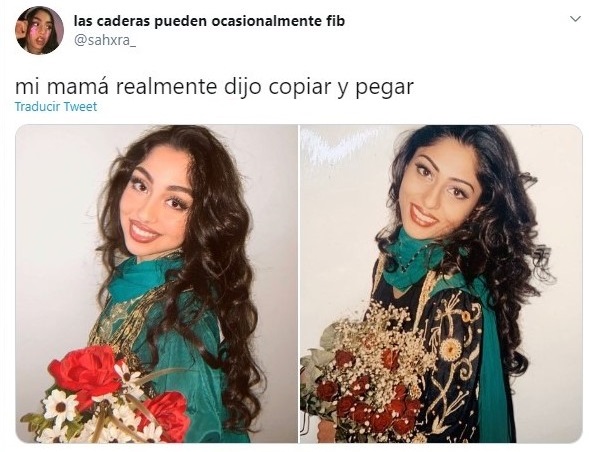 Chica recreando una fotografías de su madre con blusa verde y sosteniendo flores