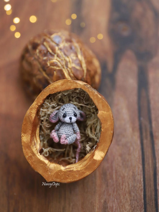 ratón miniatura de crochet