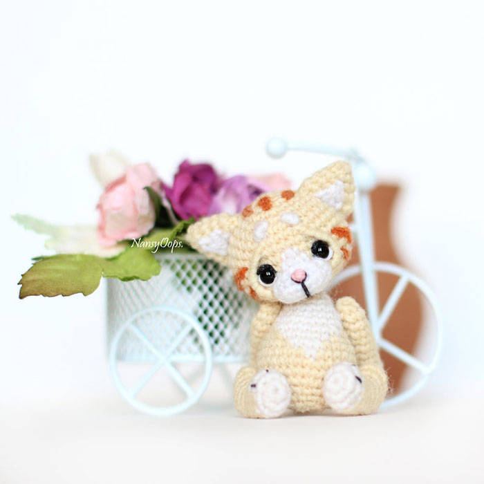 Gatito hecho de crochet