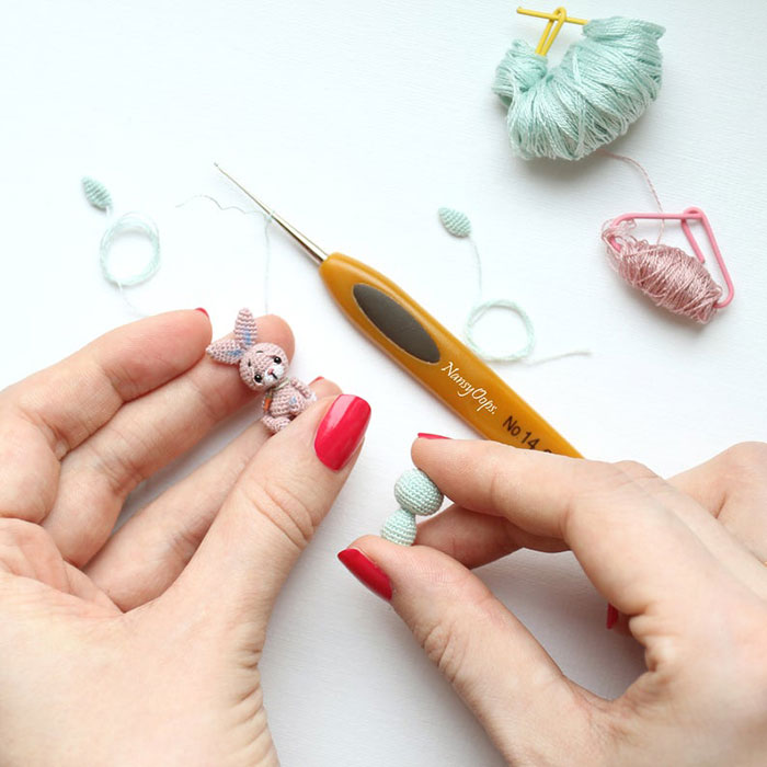 Conejito miniatura de crochet
