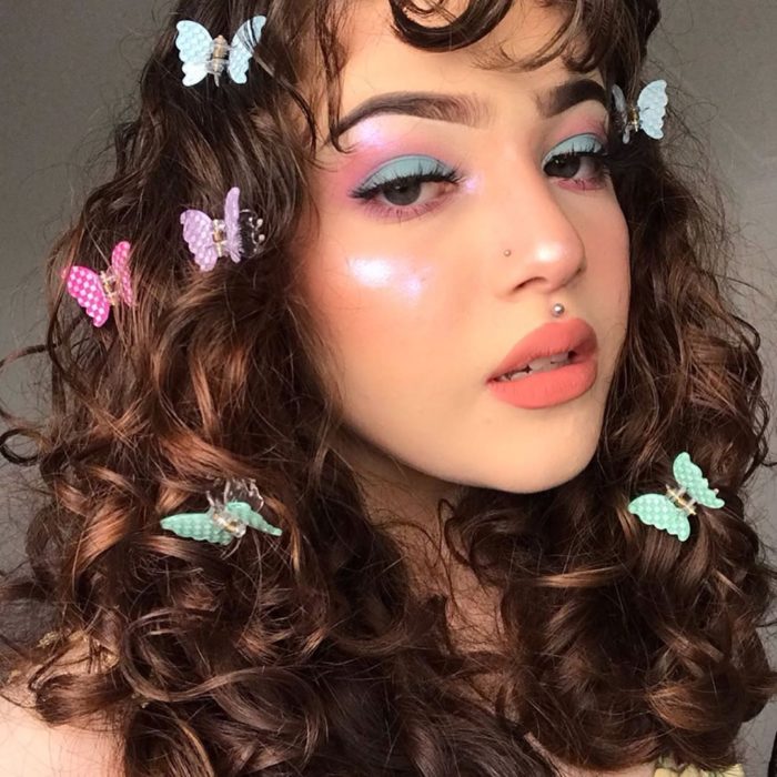 Pincitas alrededor del cabello