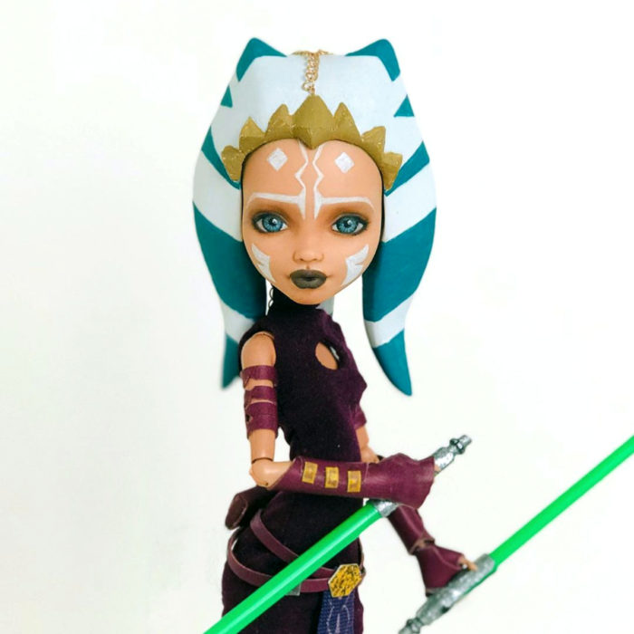 Artista rusa Arty Ooak Dolls transforma muñecas Monster High en personajes de caricaturas y películas; Ashoka Tano, Star Wars