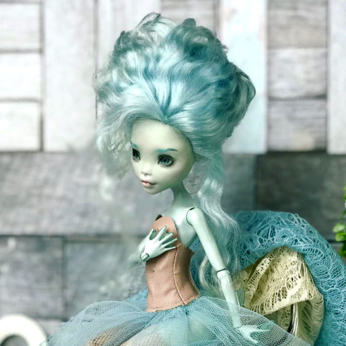 Artista rusa Arty Ooak Dolls transforma muñecas Monster High en personajes de caricaturas y películas