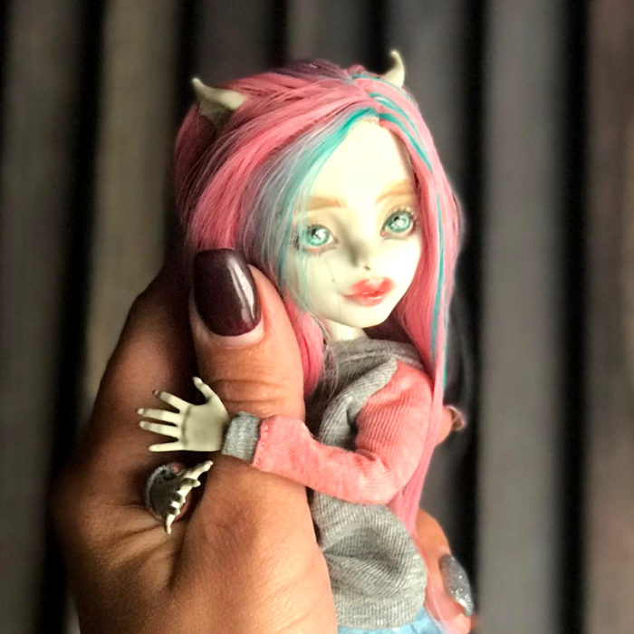 Artista rusa Arty Ooak Dolls transforma muñecas Monster High en personajes de caricaturas y películas