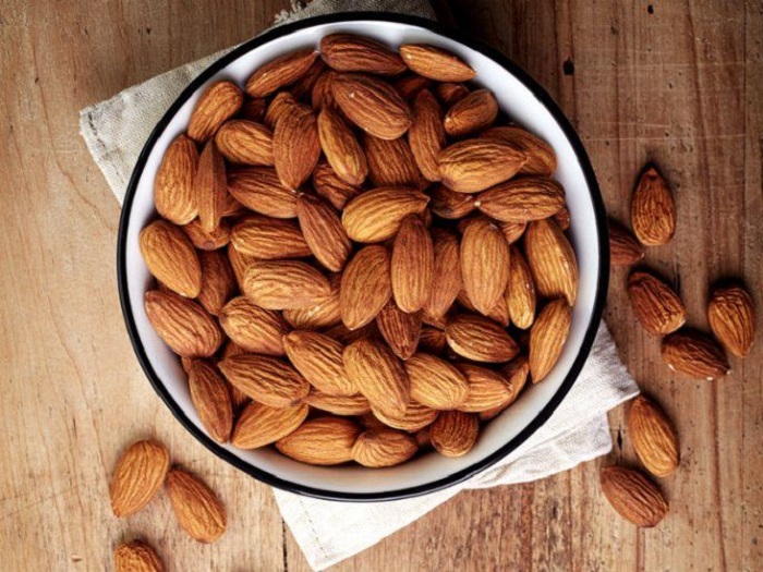 Almendras en un bowl