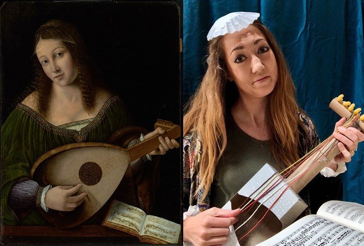Chica imitando obra de arte en la que toca un banjo hecho por ella misma