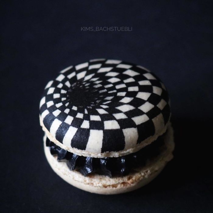 Macarons decorados con hermosa flores de diferentes colores y sabores 