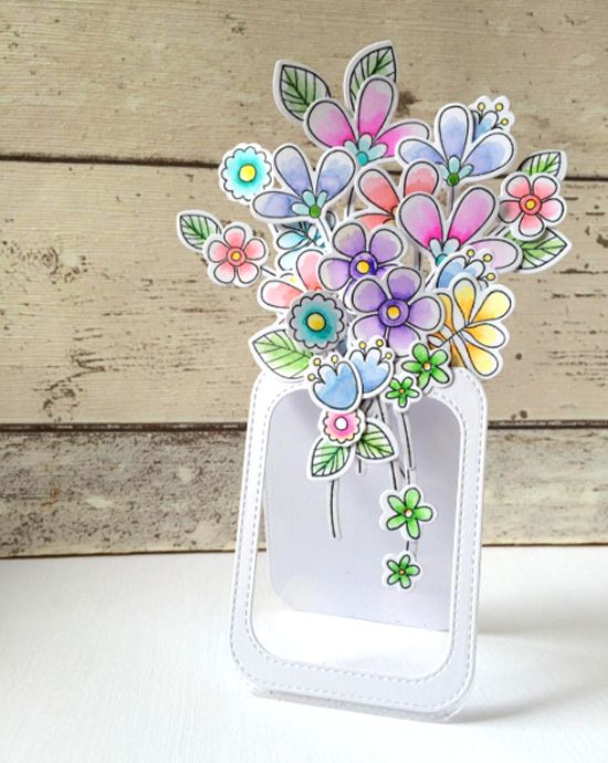 Tarjeta del Día de las Madres con florero con flores de papel