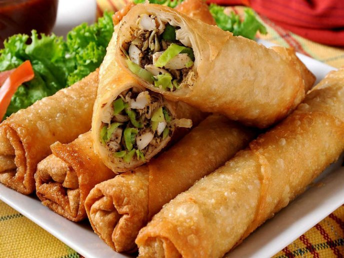 Rollitos primavera rellenos de carne molida y cebollín