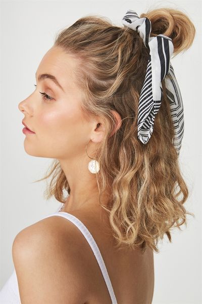 Coleteros con lazo son la nueva tendencia para el cabello