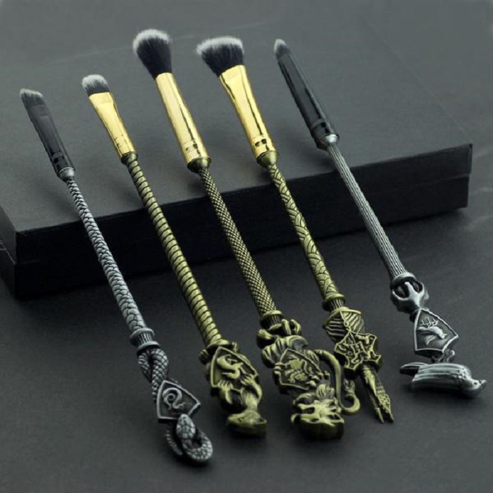 Brochas de maquillaje con diseño en mango de Harry Potter