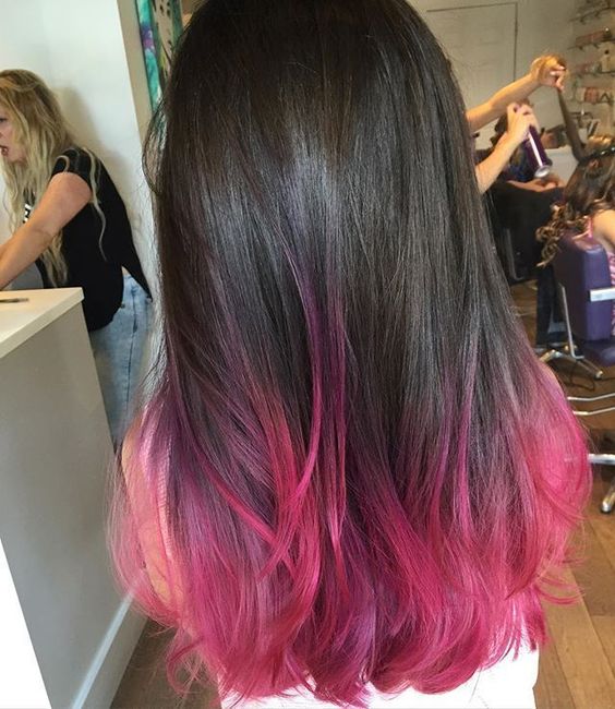 Cabello largo con puntas de color rosas