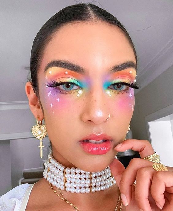 Maquillaje colorido estilo arcoiris
