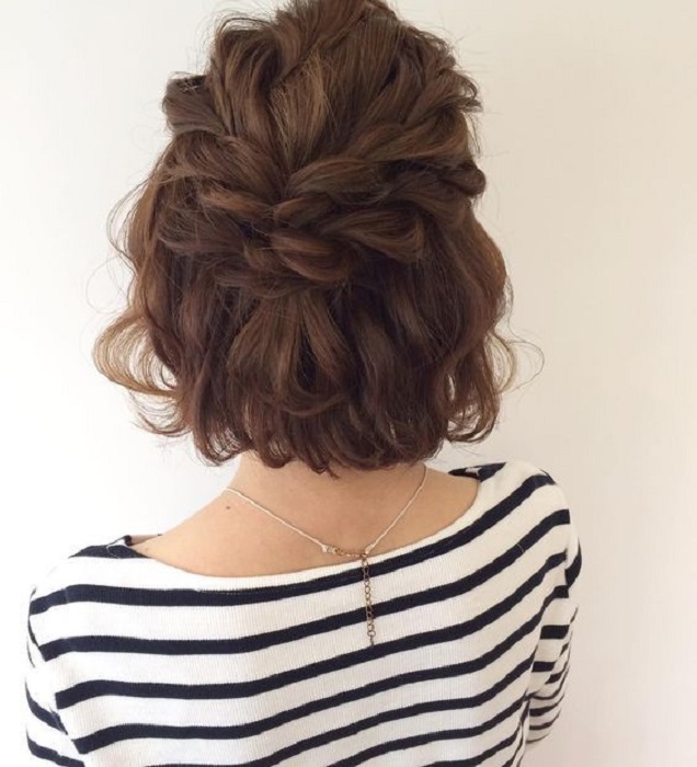 Peinado para cabello corto doble corona