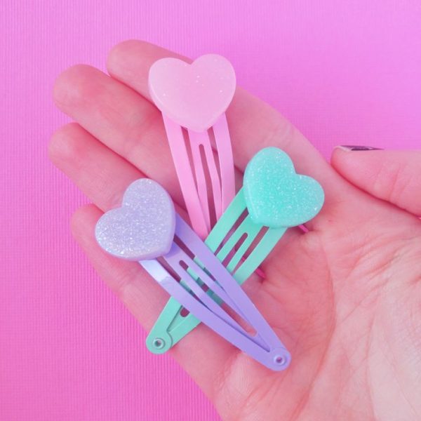 Cucas para cabello con corazones de goma