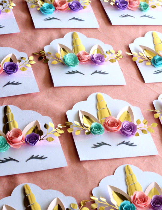 Tarjetas de felicitación infantiles para el Día del Niño; sobres de unicornio
