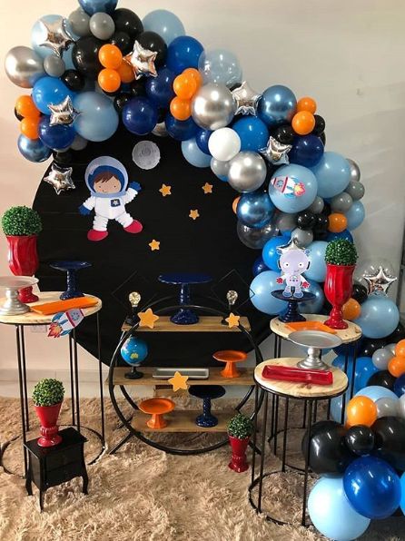 Temática de fiesta infantil astronauta 