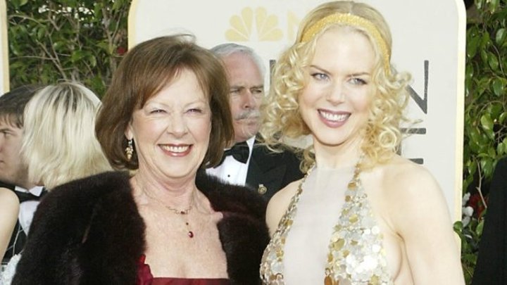 Nicole Kidman junto a su madre en la entrega de premios Golden Globes 
