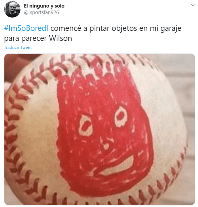 Captura de Twitter con imagen de pelota de béisbol pintada como la pelota de la película de Náufrago