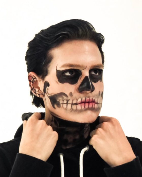 Usiel Guillermo, chico mexicano que se parece a Shrek humano; cosplay de calavera, Tate Langdon de American Horror Story