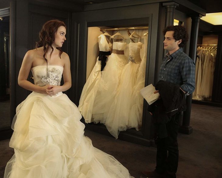 Escena de Gossip Girl en la que Blair se prueba vestidos de novia