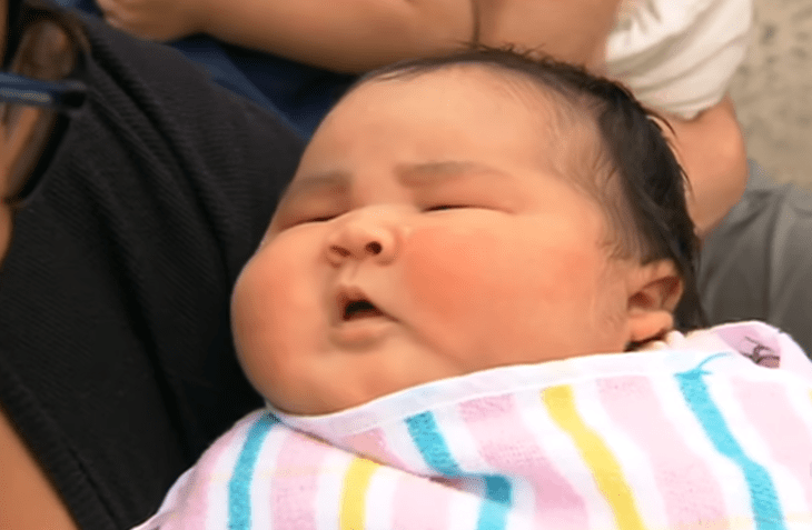 Bebé australiana que nació pesando 7 kilos 