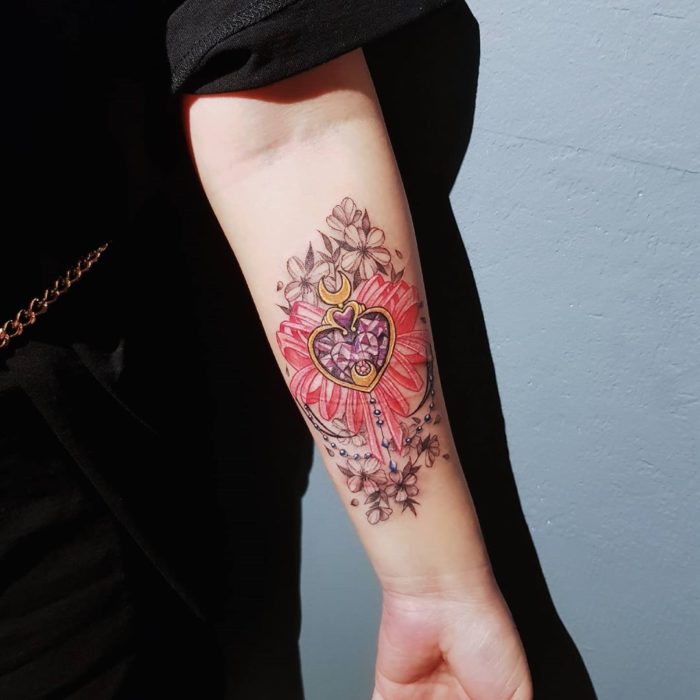 Tatuaje del prisma lunar de sailormoon