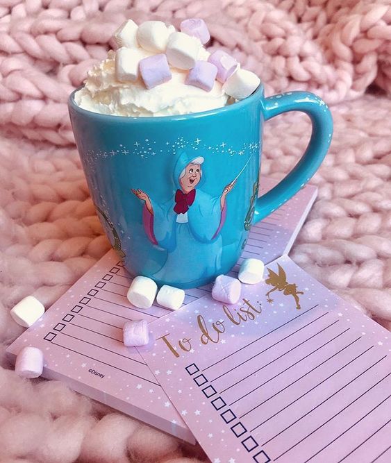 Taza cafetera inspirada en la hada madrina de Cenicienta