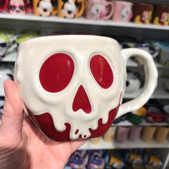 Taza cafetera inspirada en la manzana embrujada de Blancanieves
