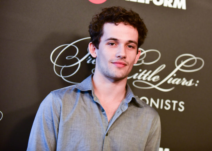 Eli Brown en Pretty Little Liars: The Perfectionists Premiere