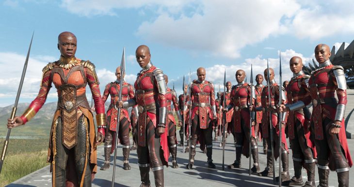 Escena de Black Panther mostrando al ejercito de Wakanda