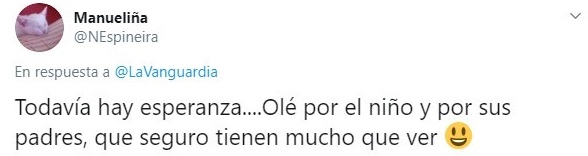 Tuit sobre niño que detuvo un partido de fútbol para defender a la árbitra