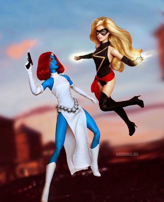 Muñecos Barbie utilizados para recrear la escena de X-Men y la chica Marvel 