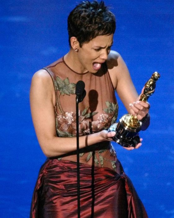 Halle Berry sorprendida por ganar un premio de la academia